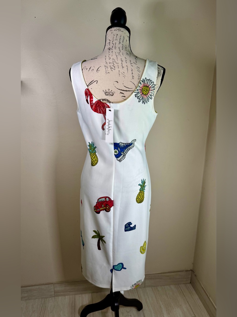 Nicole Miller White Sleeveless High-Low Dress with Multicolor Summer Motifs - Picture 4 of 9